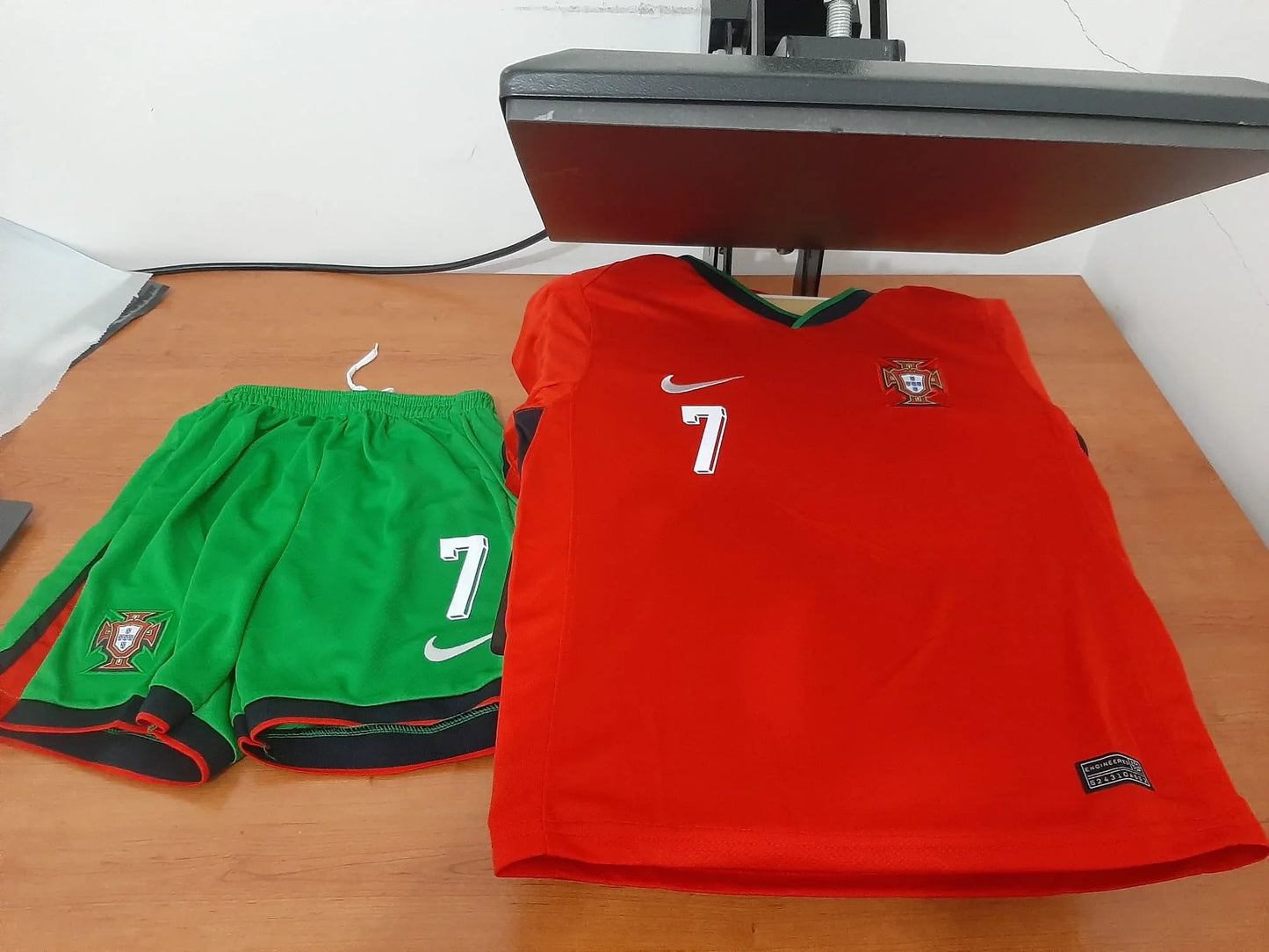 Kit de criança Principal Portugal 2024 - Camisola 10 | Camisolas de futebol para adulto e criança, entregas em 2 a 3 dias