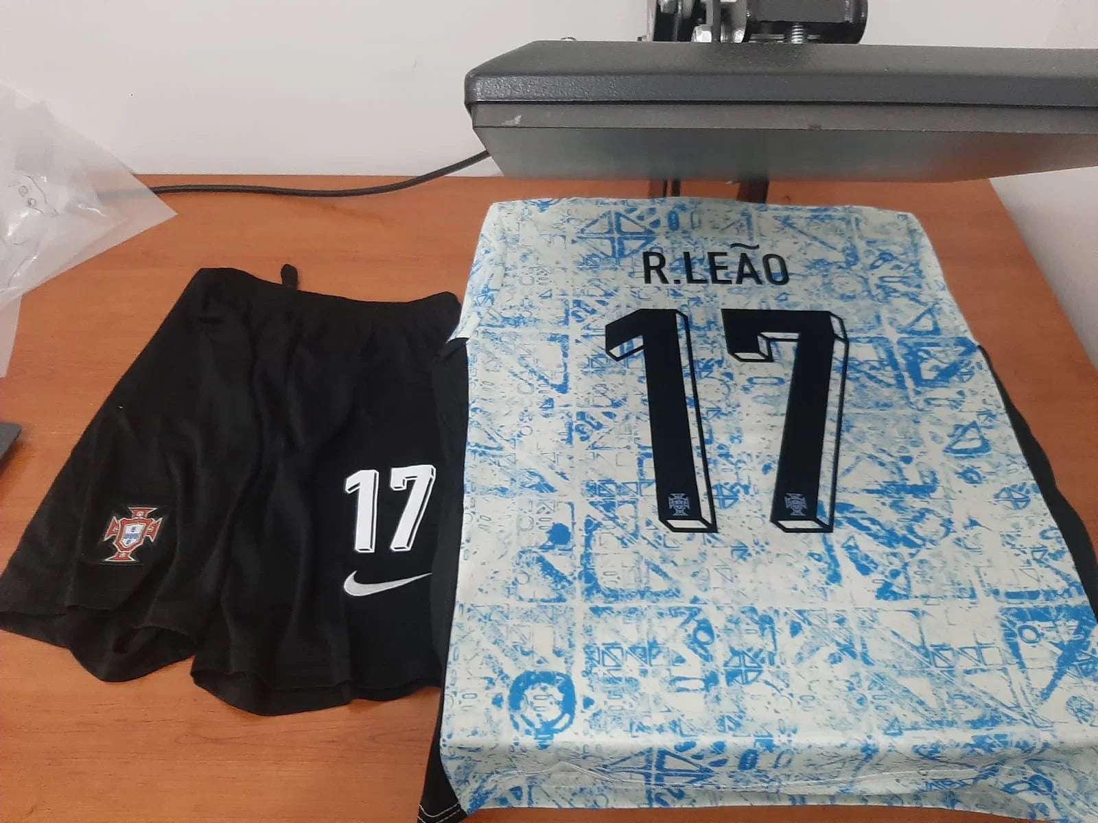 Kit de criança Alternativo Portugal 2024 - Camisola 10 | Camisolas de futebol para adulto e criança, entregas em 2 a 3 dias