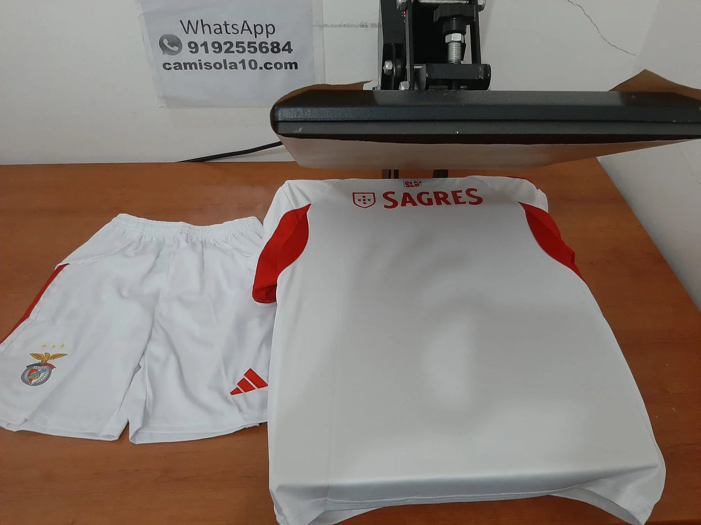 Kit de criança Branco SL Benfica 25/26 - Camisola 10 | Camisolas de futebol para adulto e criança, entregas em 2 a 3 dias