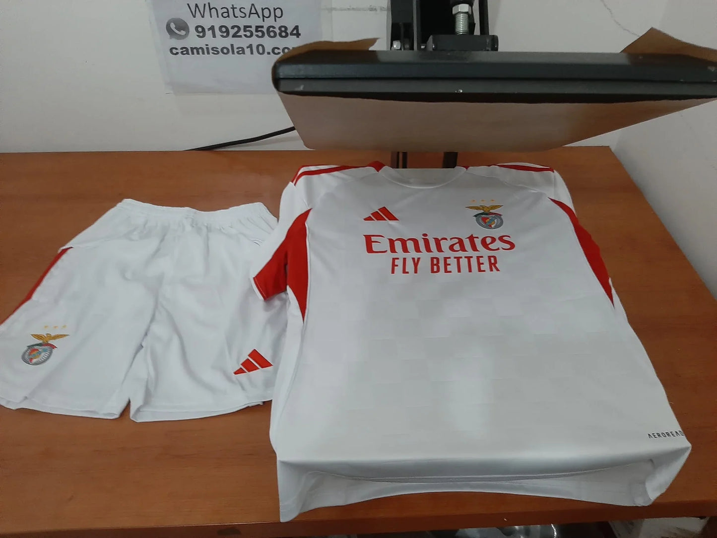 Kit de criança Branco SL Benfica 25/26 - Camisola 10 | Camisolas de futebol para adulto e criança, entregas em 2 a 3 dias