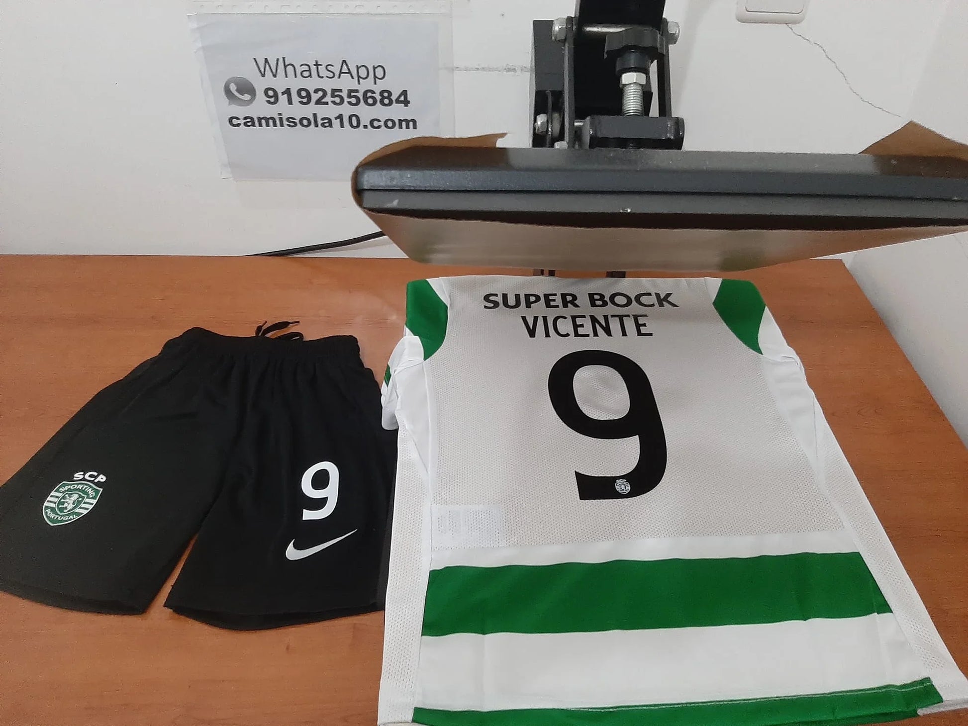 Camisola Sporting CP para criança personalizada com o nome vincente e número 9, época 25/26.
