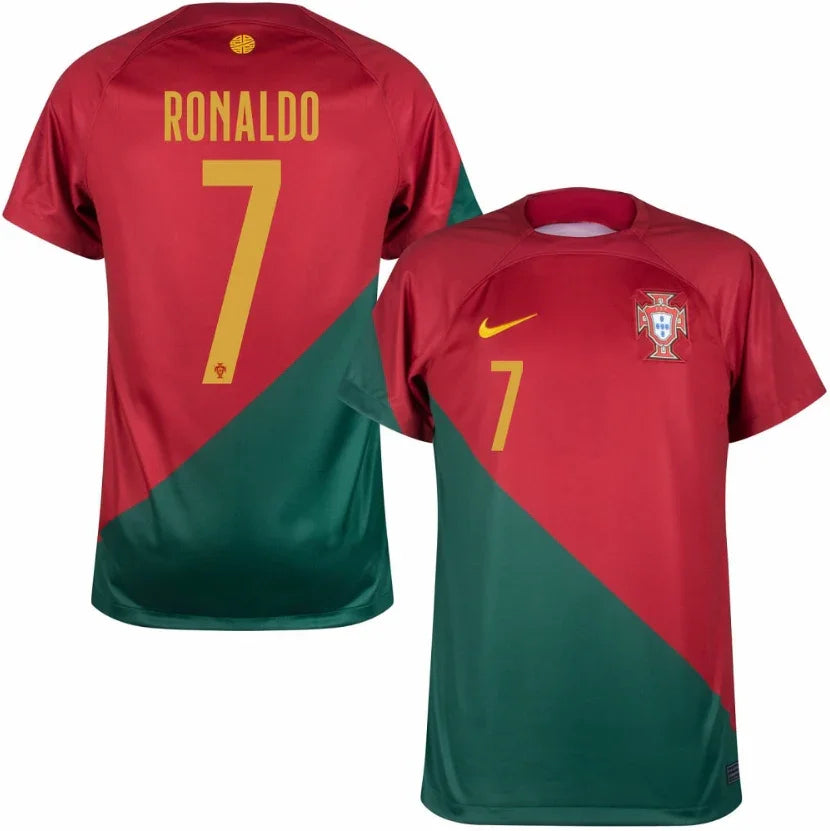 Exemplo visual das costas da camisola de Portugal 2022 com o design oficial do Mundial