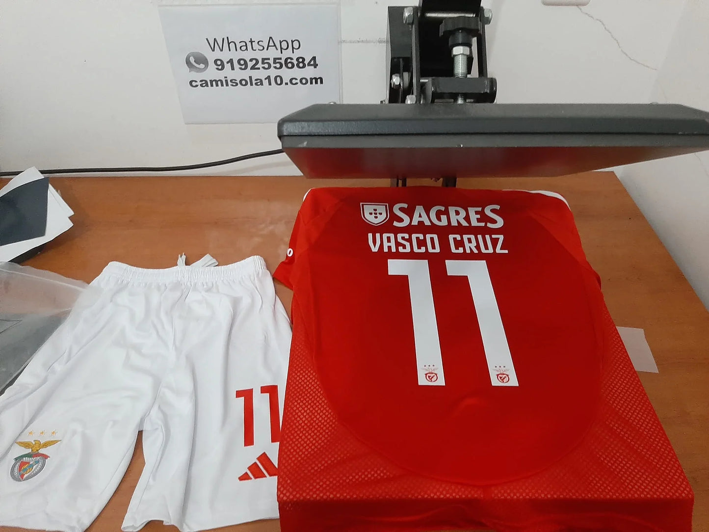Conjunto de criança personalizado do Benfica 24/25 com nome e número 