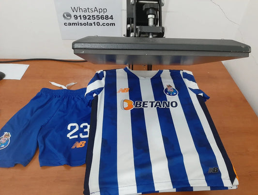 vista frontal do Kit de criança Principal FC porto 24/25 personalizado. Camisola 10 | Camisolas de futebol para adulto e criança, entregas em 2 a 3 dias 